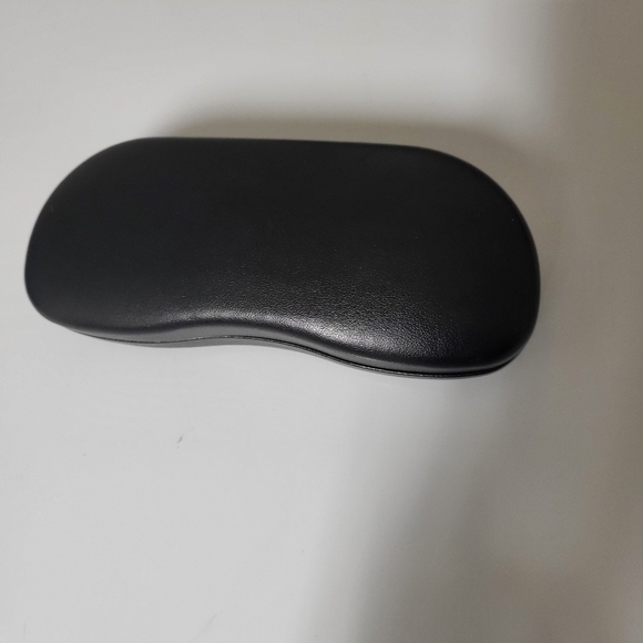 💕Host pick💕Rayban Black   Hard Glasses Case/pouch - Picture 6 of 12